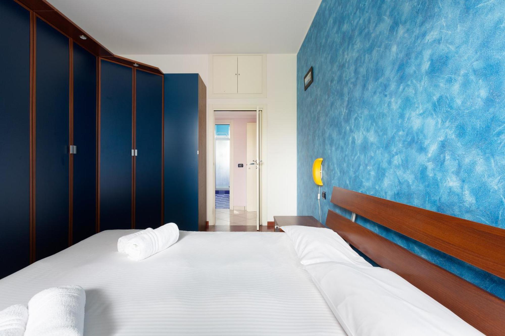 Appartement Mac Mahon - Colorful With Balcony! Milaan